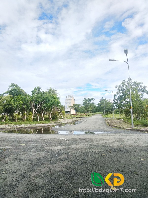 Bán lô đất góc mặt tiền đường khu dân cư Phú Xuân huyện Nhà Bè